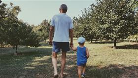 國發會18日公布最新人口推估報告，結果顯示，台灣總人口2020年開始轉呈負成長，並將於2025年進入超高齡社會，也比上次推估提前1年。（示意圖／翻攝自Pixabay圖庫）
