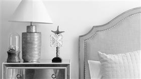 看見男友床頭櫃上的尿液，她每次都要崩潰。（圖／翻攝自pexels）