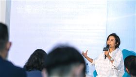 從創作者變經營者　黃韻玲：會努力帶頭服務台北流行音樂中心18日舉行媒體茶敘，北流董事長黃韻玲（右）表示，從音樂創作者變成北流經營者是巨大挑戰，但會努力帶頭服務。（北流提供）中央社記者葉冠吟傳真　109年8月18日