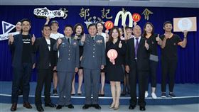 國防部慶祝九三軍人節結盟知名廠商家，推出企業敬軍優惠專案。（記者/邱榮吉攝影）