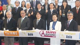 台灣智慧製造展  賴清德剪綵開幕副總統賴清德（前排中）19日在南港展覽館出席亞洲工業4.0暨智慧製造系列展開幕典禮，與經濟部長王美花（前右2）、科技部長吳政忠（前左）、上銀集團總裁卓永財（前左2）等一同剪綵。中央社記者鄭傑文攝　109年8月19日