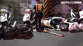 小強,警車,嫩妹騎士,永和,翻攝畫面