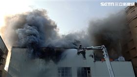 新北市,林口,保齡球館,火警,濃煙，記者游承霖攝影