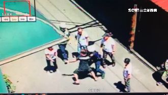 停車擋出入口　房仲、車主當街全武行