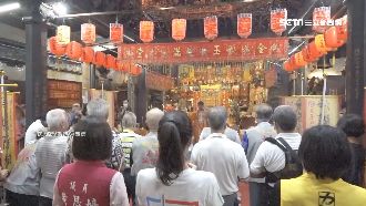 城隍廟「淨爐除穢」　千人排隊1公里