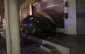 彰化夫妻邊開邊吵…撞車　妻受困慘死(圖/翻攝畫面)