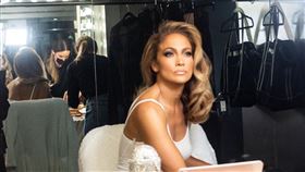 珍妮佛羅培茲的美胸日常。（圖／翻攝自IG）