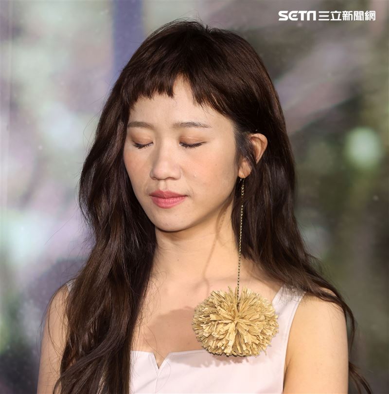 黃路梓茵音樂分享會聽到為阿公阿嬤寫的歌不盡落淚。（記者邱榮吉/攝影）