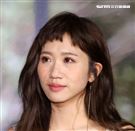 黃路梓茵音樂分享會聽到為阿公阿嬤寫的歌不盡落淚。（記者邱榮吉/攝影）