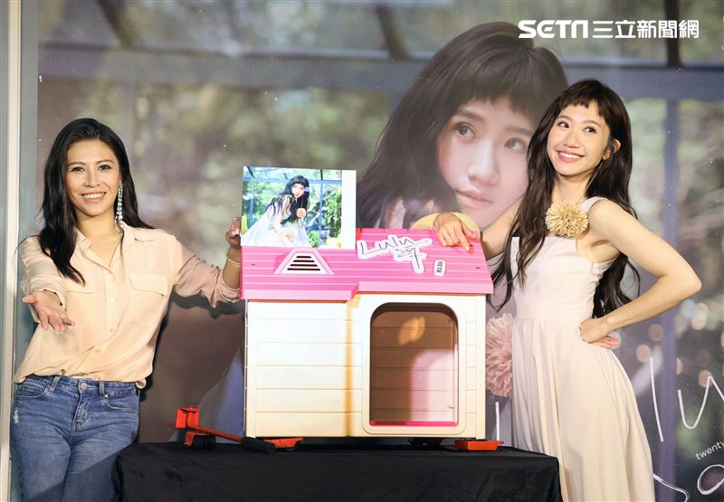 黃路梓茵音樂分享會閨密艾怡良現場加油打氣。（記者邱榮吉/攝影）