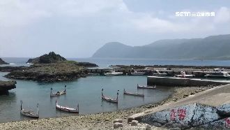 蘭嶼亂象！網美亂推拼板舟下海拍照