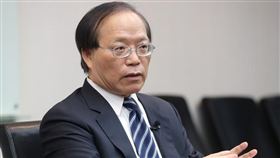 中華電信董事長謝繼茂20日曝光中華電在這波防疫戰中的6大科技作為，包括設計提供防疫手機、開發電子圍籬監控系統、大數據分析與1922客服等。（中央社檔案照片）