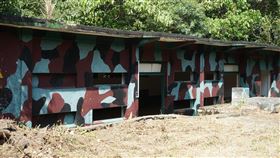 推觀音山八里纜車　新北會勘赤土崎坑道新北市府觀光旅遊局提出八里纜車規劃構想，20日由觀旅局會同軍方與區公所，會勘將來纜車可能經過路線的赤土崎軍事坑道（圖），研究將廢棄坑道翻轉為觀光亮點的可能性。（新北市府提供）中央社記者黃旭昇新北傳真　109年8月20日