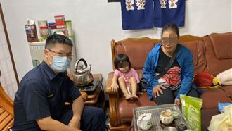 女娃暗夜溜出門！鬼門開哭啼嚇歪警衛