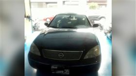 車庫,鐵門,侵占,私闖民宅（圖／翻攝自爆料公社）