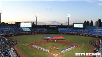 幻象戰機來了！大雁隊型衝場劃破天空