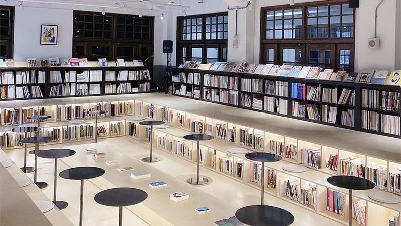 信義爆紅文青景點「日式浴池」圖書館