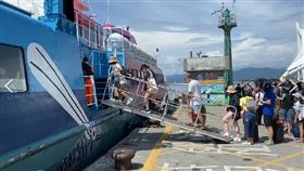 受到巴威颱風影響，台東-蘭嶼／後璧湖-蘭嶼往返船班中午過後全部取消。