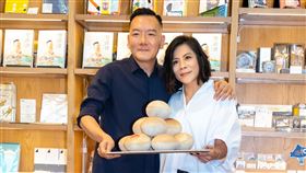 田定豐、江美琪。（圖／混種時代提供）