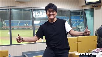 疫情後首表演　周華健來球場另有目的