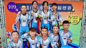 ▲全國自由車錦標賽4公里青年組大甲高中包辦男女冠軍。（圖／自由車協會提供）