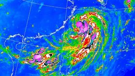 大雨特報、巴威衛星雲圖（圖／翻攝自氣象局）