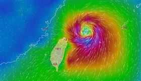 巴威繞過台灣　家門口「S型」原因曝光！網笑：破不了結界，圖／中央氣象局