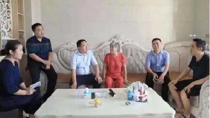 官方辯貧戶剛裝修　網搜到證據狂打臉