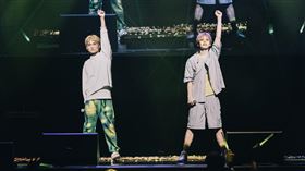 黃氏兄弟 CAPSULE提供