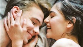 ▲一次性愛時間到底多久最適宜？是很多男女想知道的答案。（示意圖／翻攝自pixabay）