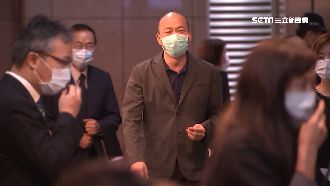 不回是否選黨魁　韓卻在鏡頭前多逗留