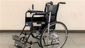東京發明展　雲科大師生獲金牌雲林科技大學機械工程系師生團隊研發「模組式雙動力輸入裝置之推桿式輪椅」，省力且好收納，獲日本東京創新天才發明展金牌肯定。（中華創新發明學會提供）中央社記者許秩維傳真　109年8月23日