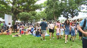 ▲台東湧入大批旅遊人潮，導致垃圾爆量。（圖／記者王浩源提供）