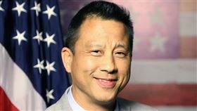 AIT高雄分處新任文化新聞組長蔡南亭美國在台協會（AIT）24日說，高雄分處新任文化新聞組長蔡南亭（Julius Tsai）7月就任。他通曉近10種語言，具歷史、宗教研究專業，期待透過教育、文化交流促進美國與台灣民眾間的關係。（AIT提供）中央社記者陳韻聿傳真　109年8月24日