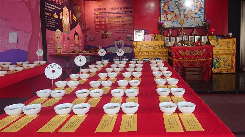 七夕愛河畔求姻緣　國旗妹直播談情愛