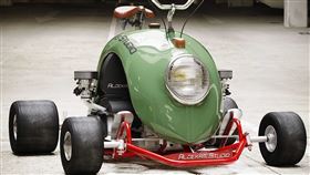 ▲金龜車葉子板打造卡丁機車。（圖／翻攝Aldekas Studio網站）