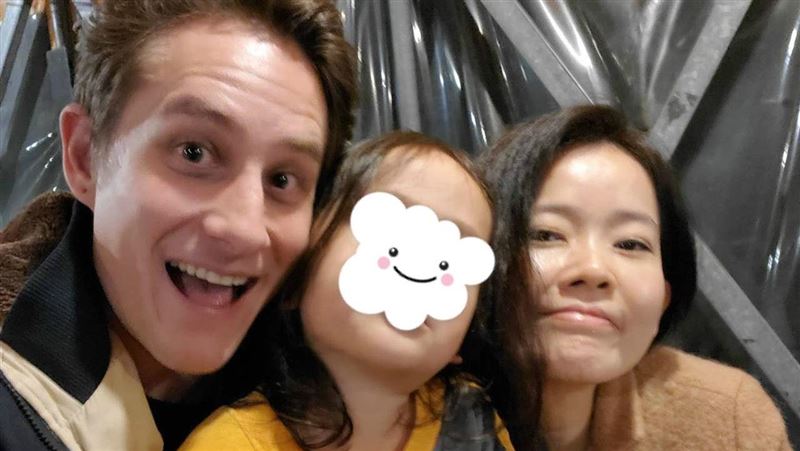 馬丁完成離婚登記　前妻曬一家三口照