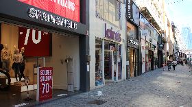 比利時疫情衝擊　夏季折扣月人潮稀少