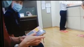 台北市一名陳姓女子透過「Pairs派愛族」認識一名香港男子，聊得很投緣，近期該香港男子向她提供香港上海匯豐銀行的投資機會，總共需要30萬元，陳姓女子25日想去台新銀行匯款，但行員認為有異，通知警方到場，大安分局員警不斷說明這是慣用詐騙手法，陳女才知道遇上「愛情騙子」。