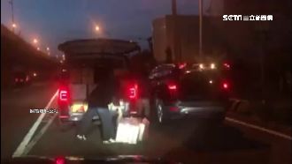 2車違停交流道口交貨　1動作引眾怒