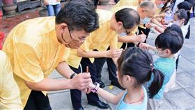 大稻埕扶輪社孔廟拜師禮(扶輪社提供)