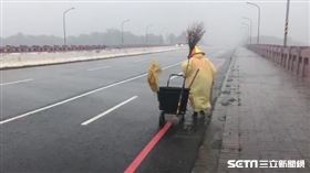 清道夫,豪雨,台南,撿垃圾(劉先生 授權提供)