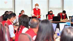 行政院長蘇貞昌26日視察經濟部水災應變小組。（圖／行政院提供）