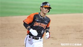 ▲統一獅外野手羅國龍敲出2分砲。（圖／記者劉彥池攝影）