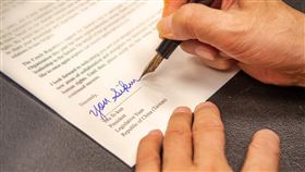 捷克參議院議長維特齊將於8月底訪台（圖／翻攝游錫堃臉書）