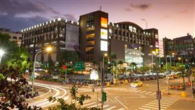 特力26日召開線上法說會，營運長何采容表示，2022年會有20到30%的出貨來自東南亞，而零售事業上則會開展社區小店、強化客戶體驗。（圖取自facebook.com/TESTRITE.Family）