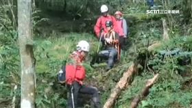 急尋失蹤登山客! 猛男特搜員摔斷手腕