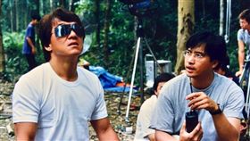 ▲成龍（左）曾與導演陳木勝合作過多部電影。（圖／翻攝自成龍微博）