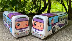 大稻埕煙火秀順延本週末登場，情侶與夫妻檔持票根或乘客證明，可至國光客運車站兌換巴士造型瓶裝水兩瓶。（圖／國光客運提供）