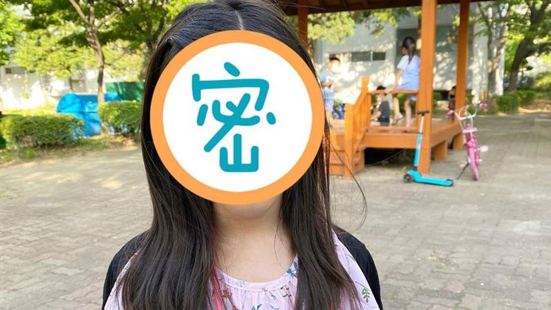 8歲小蘿莉空靈大眼超萌！網一秒戀愛
